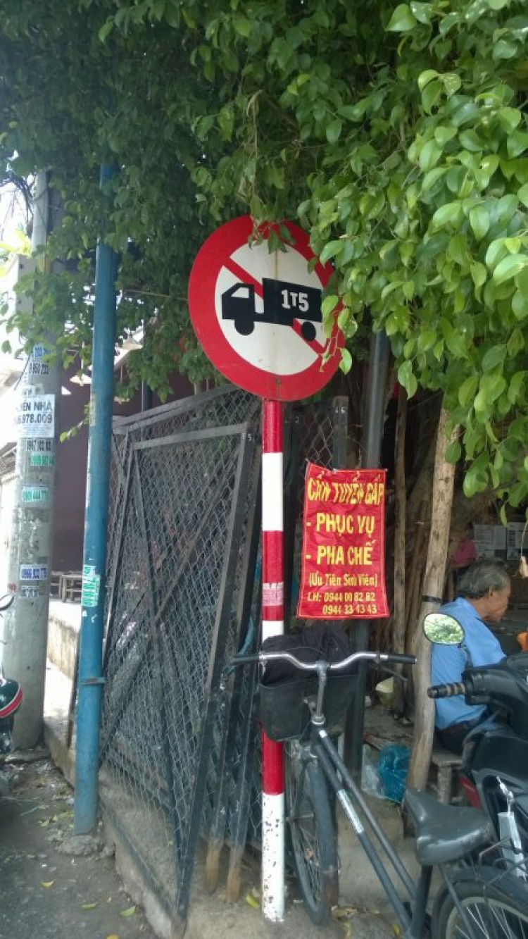 gấp!!! ngã 3 trong hẻm, không có BB nhắc lại_bị phạt đường cấm
