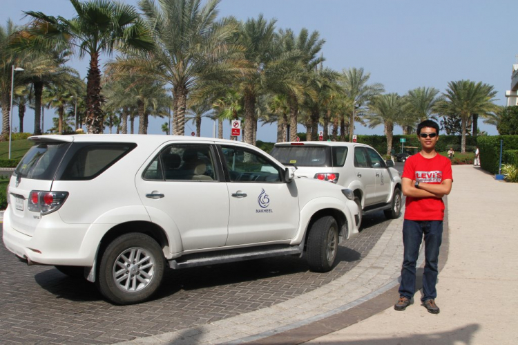 Ngắm xe xịn ở Dubai, trải nghiệm offroad sa mạc bằng Land Cruiser