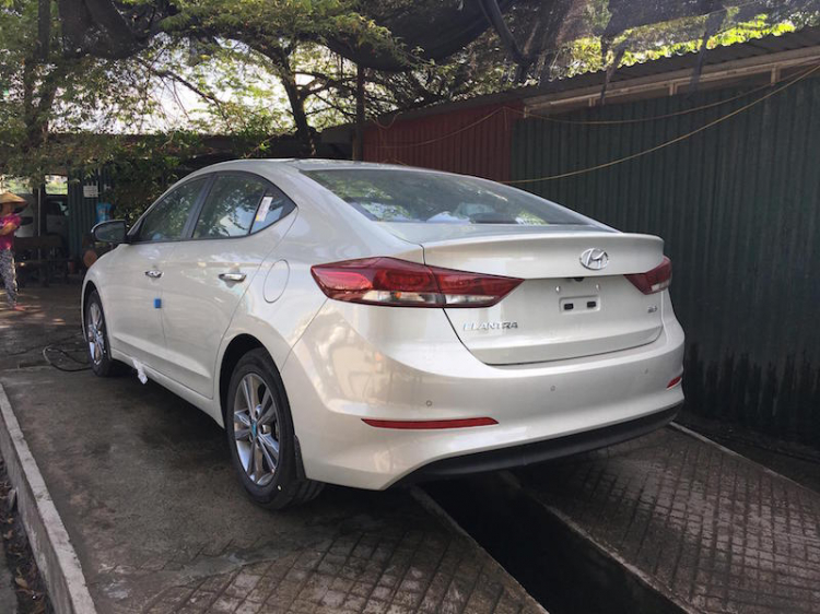 Ảnh thực tế Hyundai Elantra 2016 xuất hiện tại Việt Nam