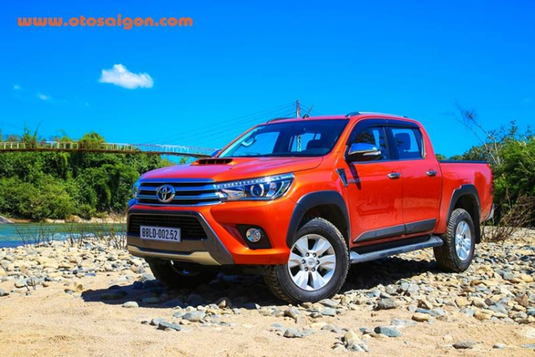 Toyota Hilux tại Việt Nam hoàn thiện hơn với bộ quà tặng 18 triệu đồng