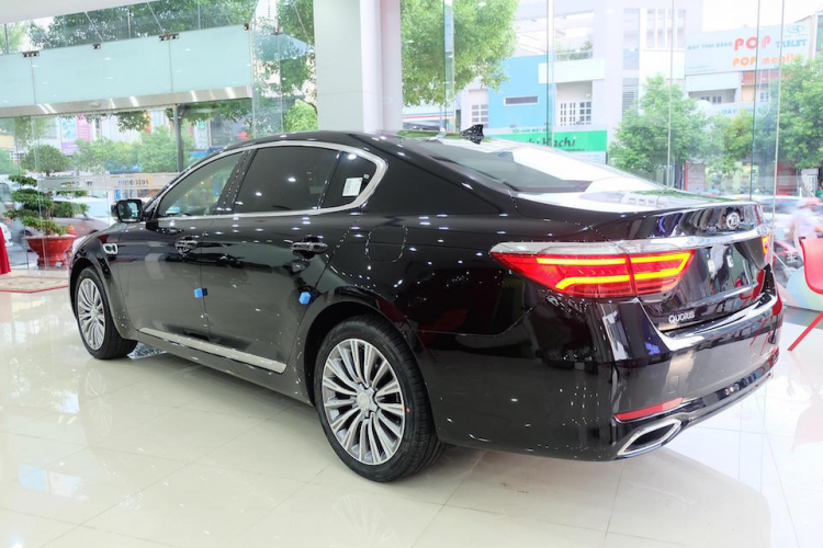 Kia Quoris sẽ dùng giá bán để cạnh tranh S-Class tại Việt Nam?