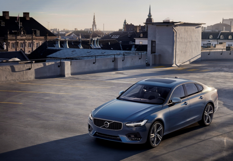 Volvo Cars tiết lộ bộ đôi thể thao S90 và V90 R-Design