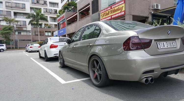 Em muốn cặp Hot Girl BMW nhưng liệu có nuôi nổi em ấy? Em muốn cặp Hot Girl BMW nhưng liệu có nuôi nổi em ấy?