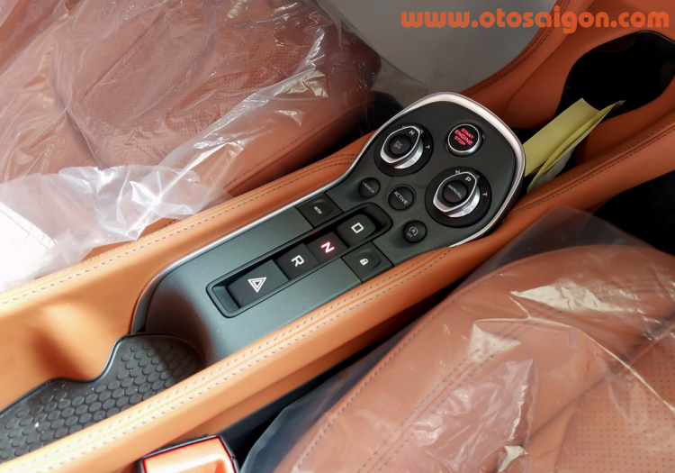 Cận cảnh McLaren 570S đầu tiên vừa cập cảng Sài Gòn Cận cảnh McLaren 570S đầu tiên vừa cập cảng Sài Gòn