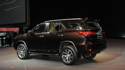 Toyota_Fortuner_2016 (3).jpg