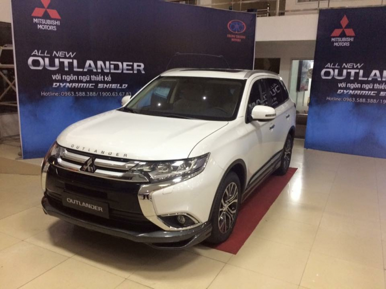 Mitsubishi Outlander 2016 bất ngờ xuất hiện tại Việt Nam