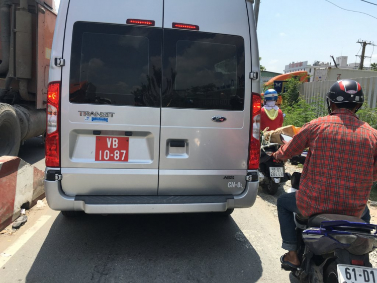 Anh em lái xe sao ý thức là điều xa xỉ Anh em lái xe sao ý thức là điều xa xỉ