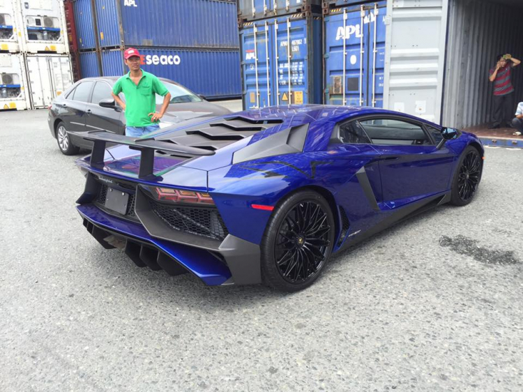 Lamborghini LP750-4 Aventador SV đầu tiên về Việt Nam