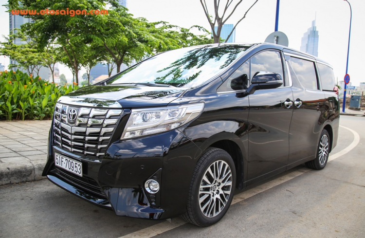 Chi tiết “chuyên cơ mặt đất” Toyota Alphard tại Sài Gòn