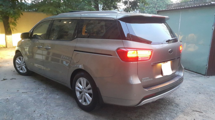 Đánh giá chi tiết Kia Sedona máy xăng bản cao cấp sau 2000km Đánh giá chi tiết Kia Sedona máy xăng bản cao cấp sau 2000km