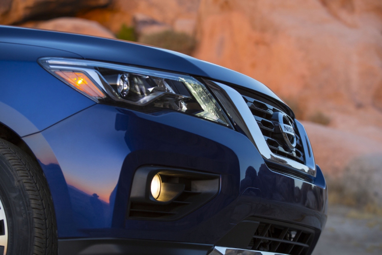 Nissan Pathfinder 2017 nâng cấp toàn diện