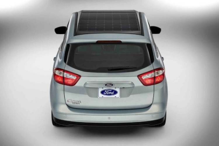 Ford triển lãm C-Max Solar Energi Concept ở CES 2014