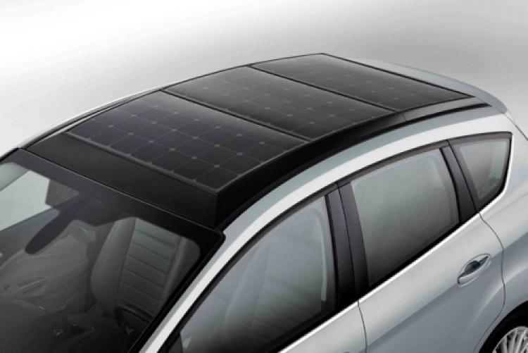 Ford triển lãm C-Max Solar Energi Concept ở CES 2014