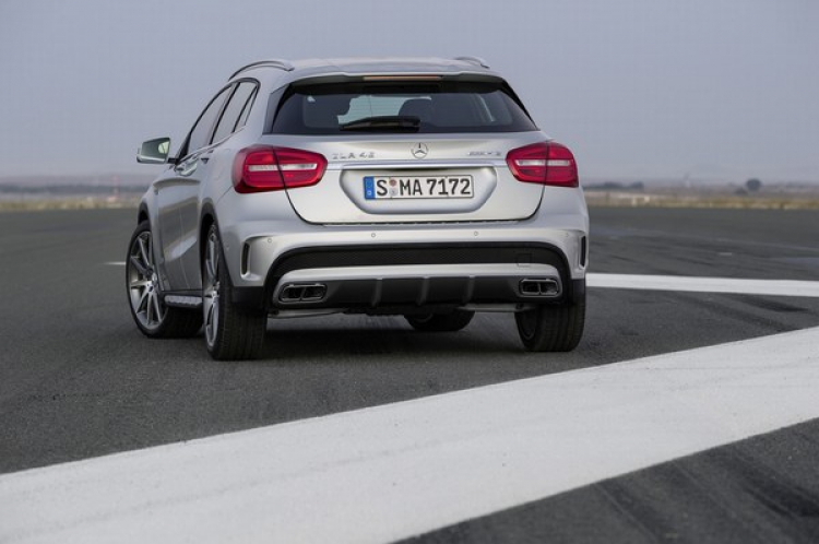 Mercedes-Benz GLA45 AMG chính thức trình làng