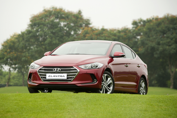 Hyundai Elantra chính thức ra mắt, giá từ 615 triệu đồng