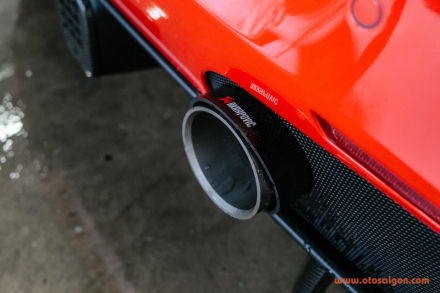 OS_488 GTB Akrapovic-7802.jpg