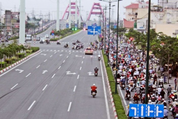 Vào giao lộ ngã ba phải báo hiệu