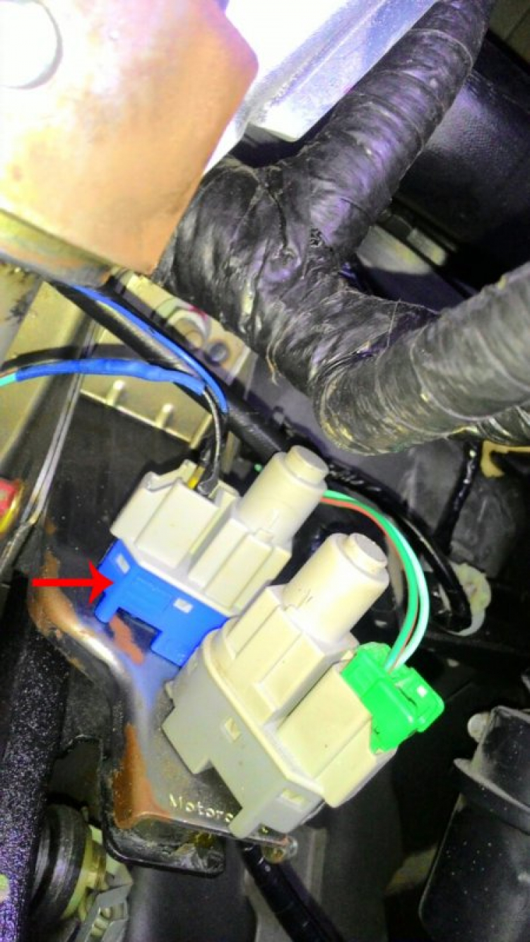DIY cruise control cho Escape (ko cần active bằng phần mềm Ford IDS) DIY cruise control cho Escape (ko cần active bằng phần mềm Ford IDS)