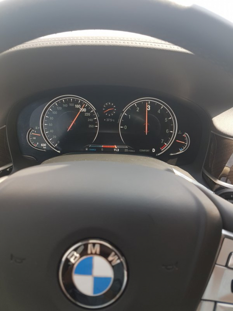 Quá bất ngờ với khả năng tăng tốc của BMW 730Li G12 (máy 2.0)