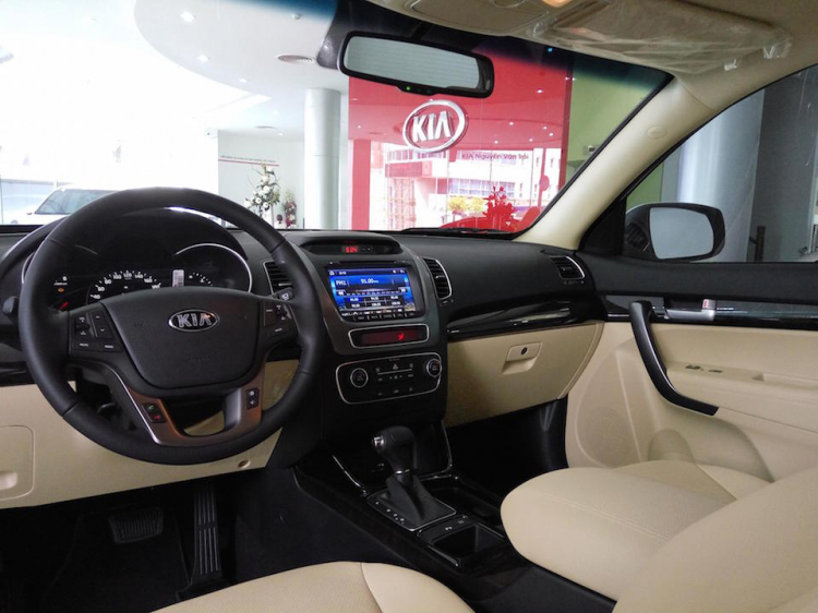 Kia Sorento có mâm mới, giảm giá 39 triệu đồng