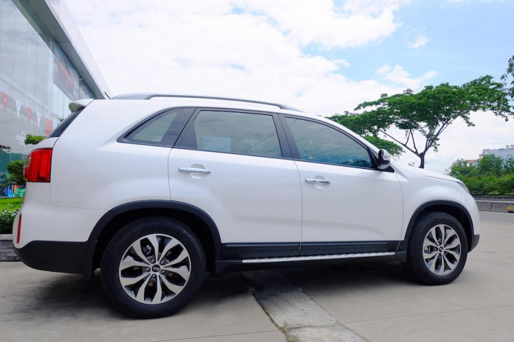 Kia Sorento có mâm mới, giảm giá 39 triệu đồng