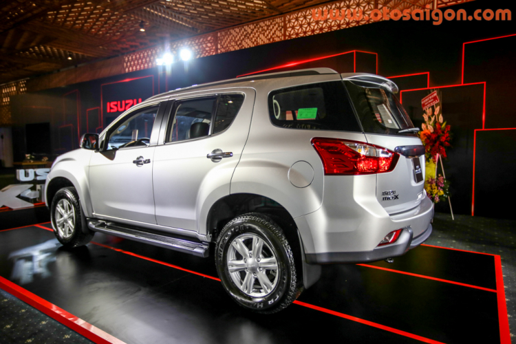 Đánh giá nhanh nội – ngoại thất Isuzu MU-X: có đáng bị “ném đá” ?