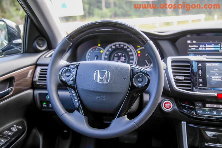 Cận cảnh Honda Accord 2016 tại Việt Nam