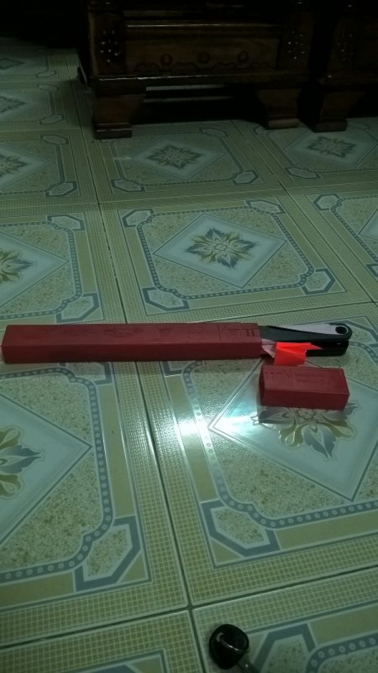 ô tô Cần mua gấp biển báo hiệu nguy hiểm
