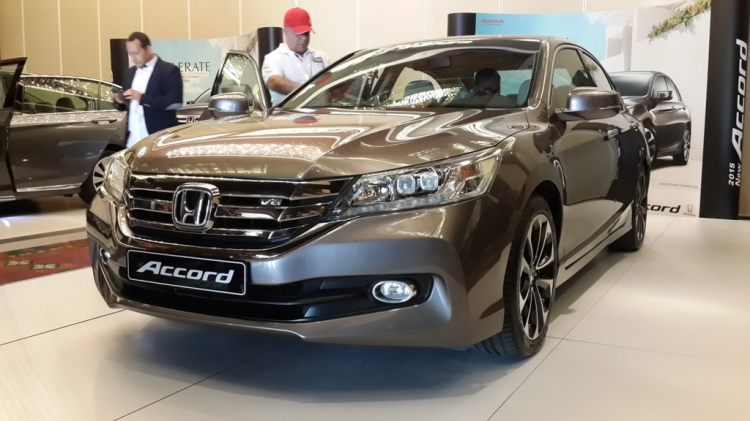 Cận cảnh Honda Accord 2016 tại Việt Nam Cận cảnh Honda Accord 2016 tại Việt Nam