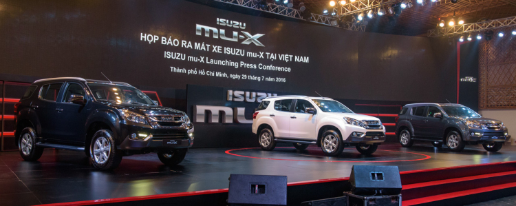 [Video] "Soi" Isuzu MU-X phiên bản số sàn 2.5 giá 900 triệu đồng