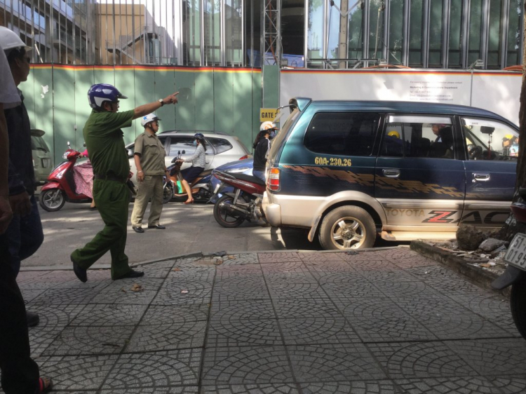 Bọn chúng đông quá