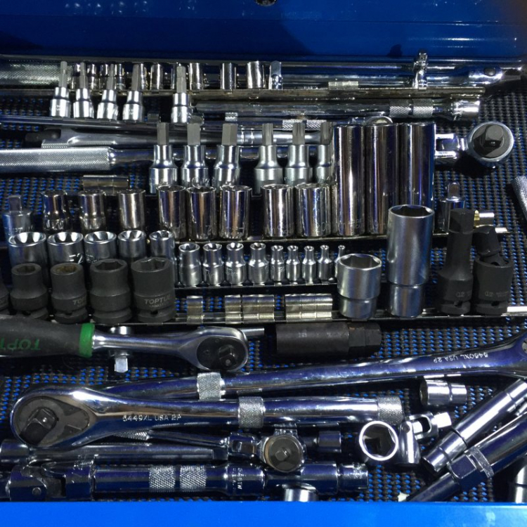Bộ đồ nghề tối cần thiết cho chủ xe Subaru (và cũng nhiều hãng khác) Bộ đồ nghề tối cần thiết cho chủ xe Subaru (và cũng nhiều hãng khác)