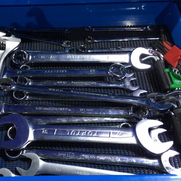 Bộ đồ nghề tối cần thiết cho chủ xe Subaru (và cũng nhiều hãng khác) Bộ đồ nghề tối cần thiết cho chủ xe Subaru (và cũng nhiều hãng khác)
