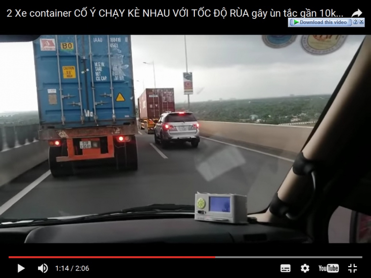 2 Container cố ý kè nhau chạy tốc độ rùa gây ùn tắc cả 10km trên cao tốc LTDG hướng về SG