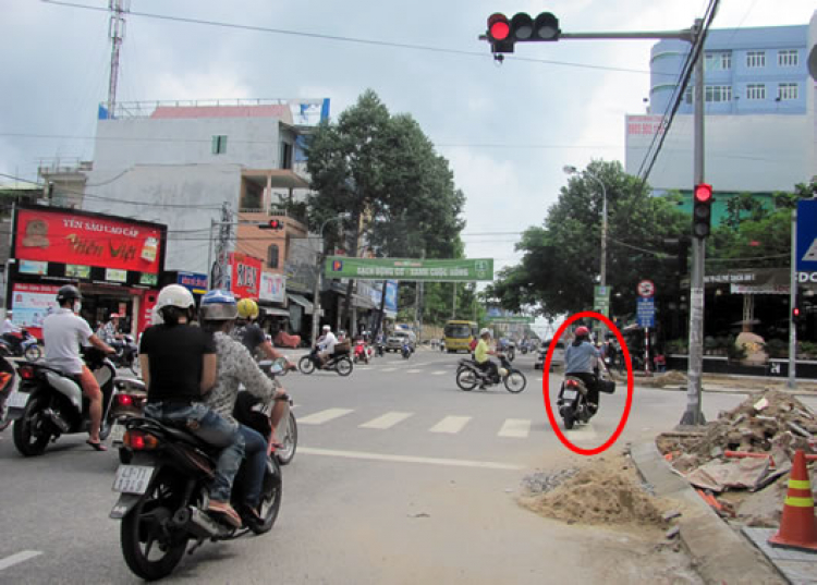 Vượt Đèn Vàng?!