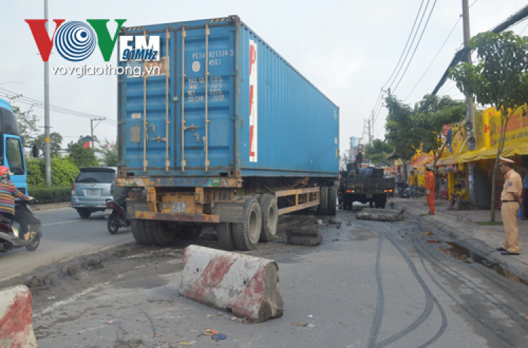 Container làm thịt con lươn Ql22