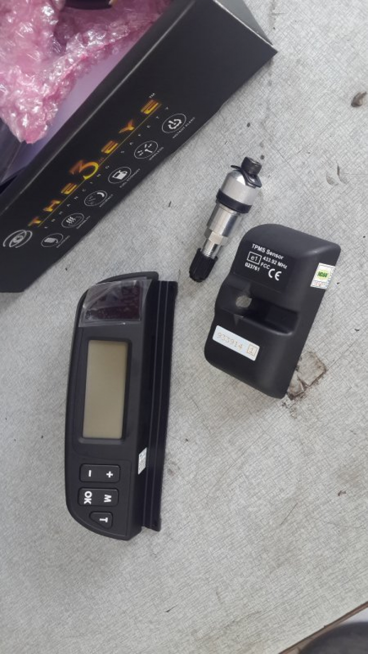 Tích hợp dẫn dường với camera lùi và cảm biến áp suất lốp TPMS Tích hợp dẫn dường với camera lùi và cảm biến áp suất lốp TPMS