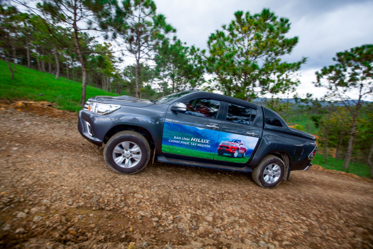 Ảnh hành trình Toyota Hilux chinh phục Tây Nguyên Ảnh hành trình Toyota Hilux chinh phục Tây Nguyên