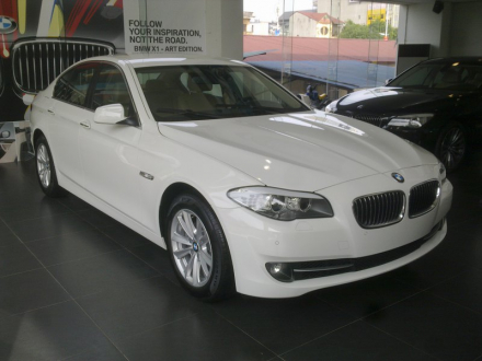 BMW-520i-model-2013.jpg
