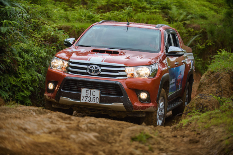 Hành trình khám phá sức mạnh thật sự của Toyota Hilux