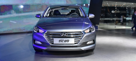 2017-Hyundai-Verna-front-makes-world-premiere.jpg