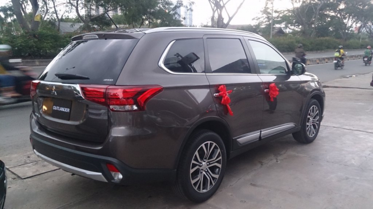 Phân vân mua xe 5+2 trong khoảng trên dưới 1.5 tỷ Phân vân mua xe 5+2 trong khoảng trên dưới 1.5 tỷ