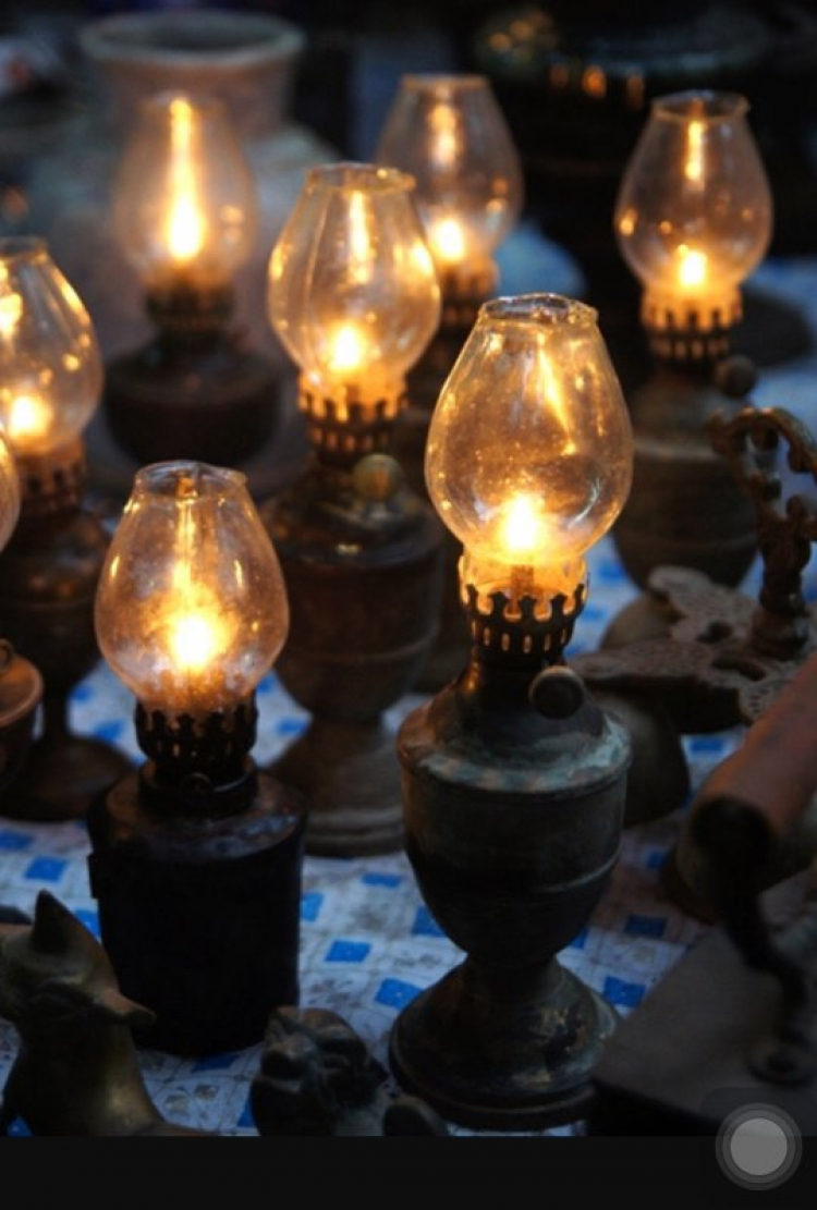 2 xe tông nhau, không hổ danh “vua lật“
