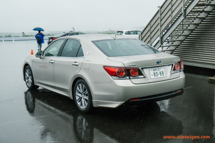 Lái thử Crown Majesta tại Nhật, sedan cao cấp nhất của Toyota