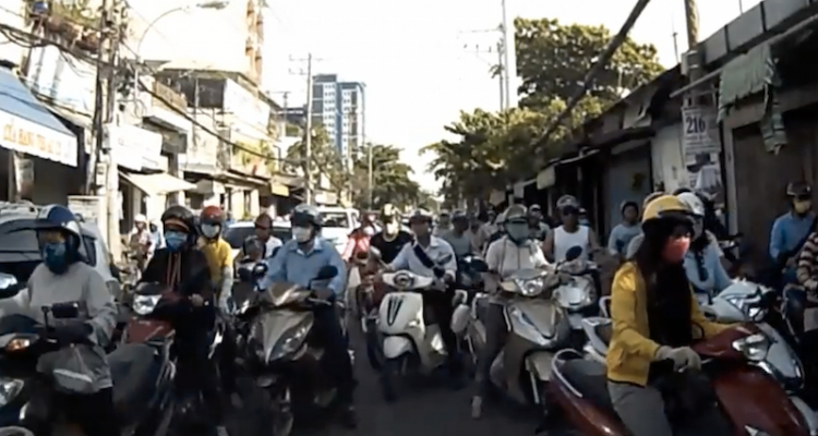 [Camera Hành Trình] Chạy xe kiểu giáp lá cà