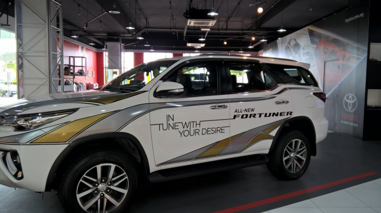 Toyota Fortuner 2016 bất ngờ xuất hiện tại Hà Nội