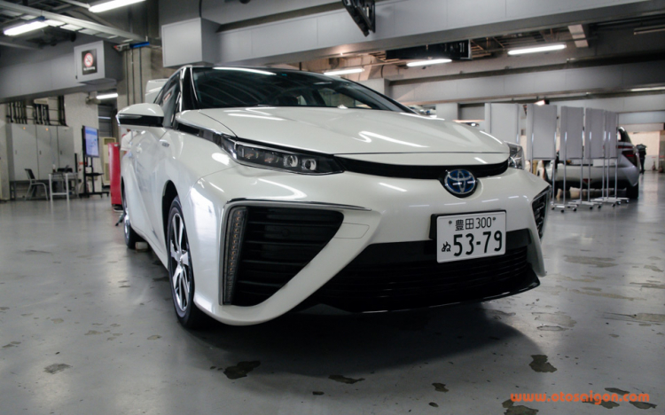 Cảm nhận đầu tiên về Mirai - chiếc xe tương lai của Toyota