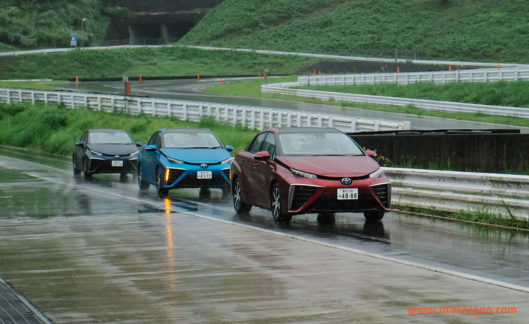 Cảm nhận đầu tiên về Mirai - chiếc xe tương lai của Toyota