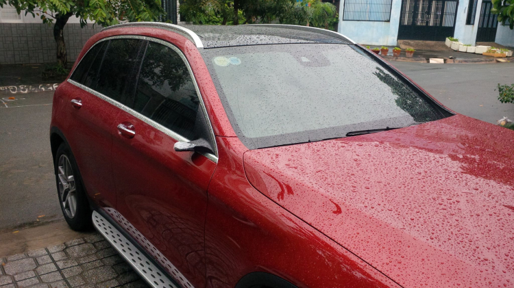 [Đắng] Mercedes GLC bị bẻ sạch gương chiếu hậu
