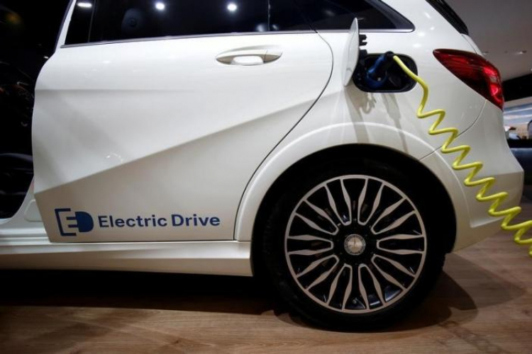 Daimler dự định sản xuất ít nhất 6 mẫu xe điện để cạnh tranh với Tesla
